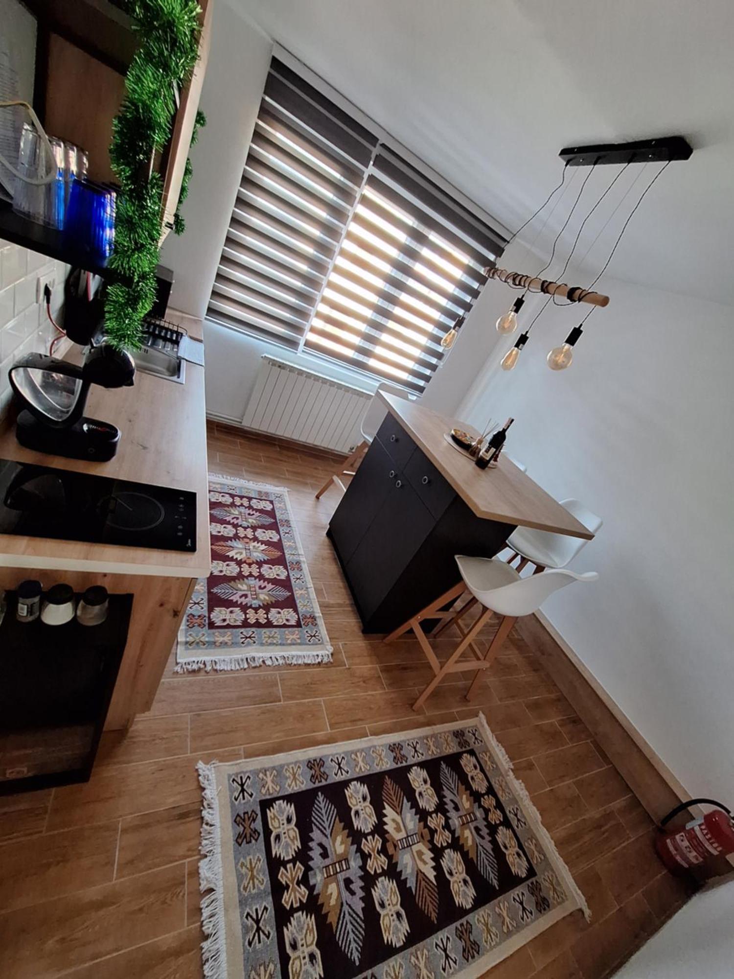 Mak Apartment - Free Parking - Balcony ซาราเยโว ภายนอก รูปภาพ