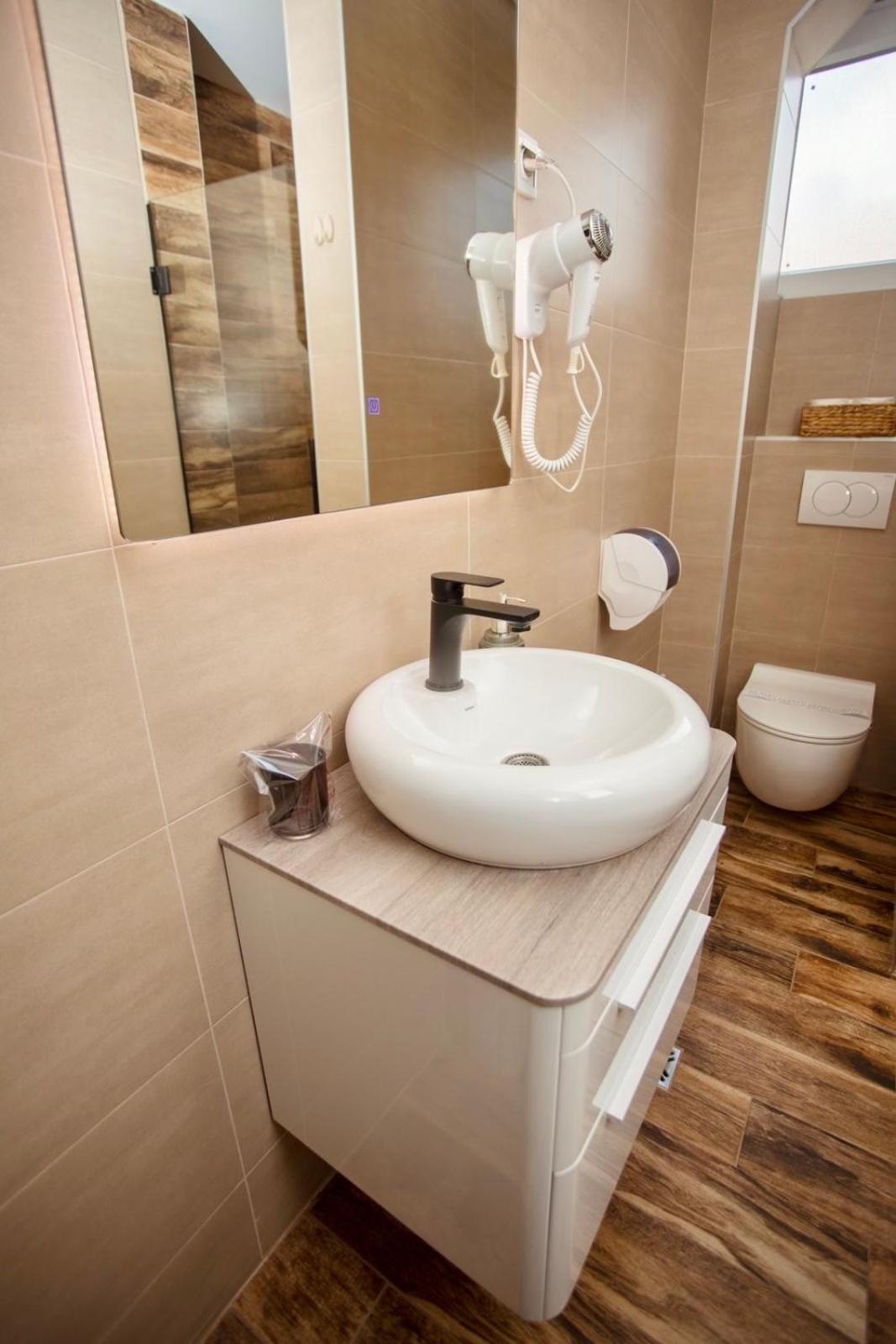 Mak Apartment - Free Parking - Balcony ซาราเยโว ภายนอก รูปภาพ